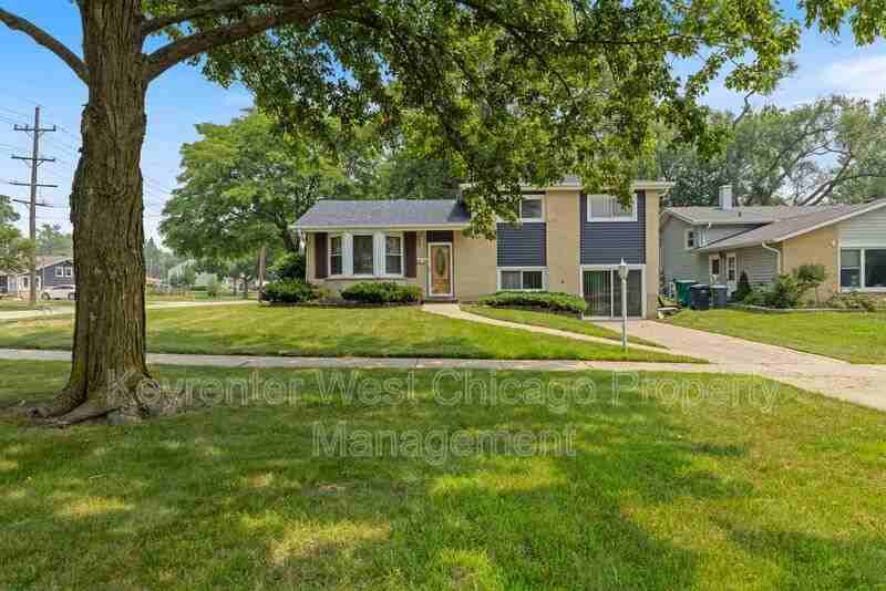 1003 S Finley Rd - Photo 2 of 31