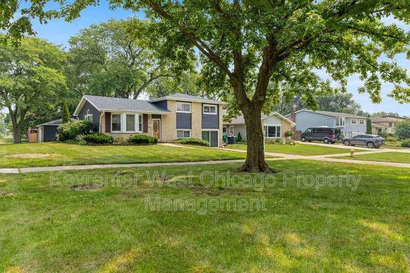 1003 S Finley Rd - Photo 3 of 31