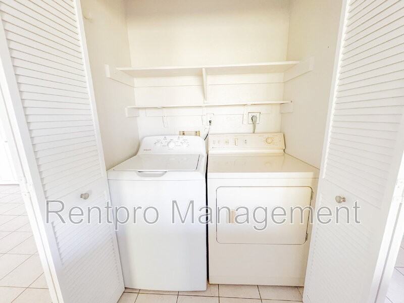 2417 Magdalina Dr #C - Photo 6 of 28