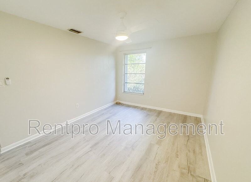 2417 Magdalina Dr #C - Photo 7 of 28
