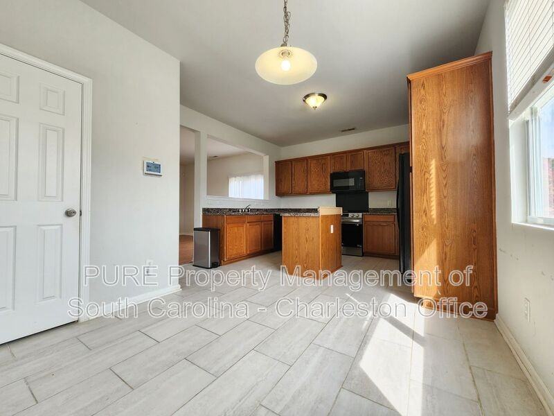 437 Watershed Dr - Photo 6 of 27