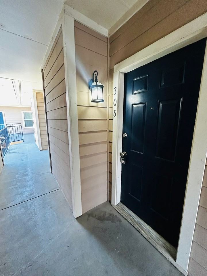 2414 Longview St - Photo 5 of 19