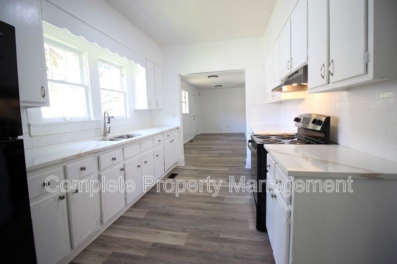 2744 Pike Rd - Photo 6 of 13