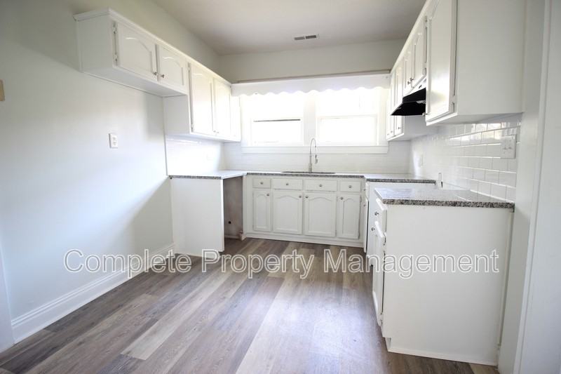 1629 Woodland Ave Sw - Photo 6 of 12
