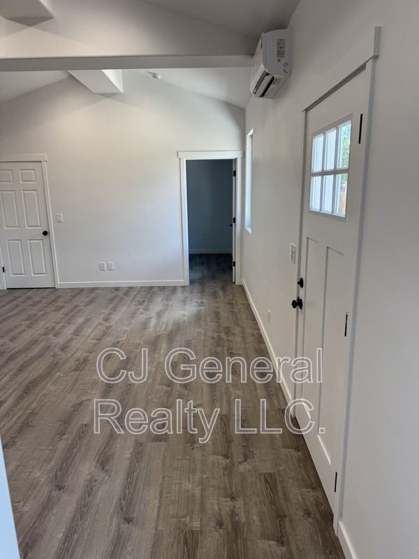 90 Beacon Ct #2 - Photo 3 of 13