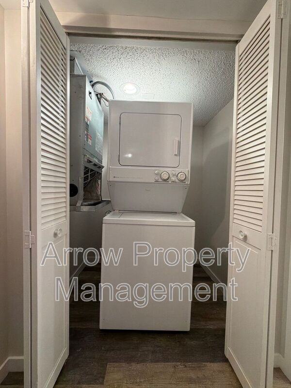 3405 Holdrege St #203 - Photo 7 of 12