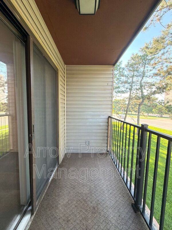 3405 Holdrege St #203 - Photo 4 of 12