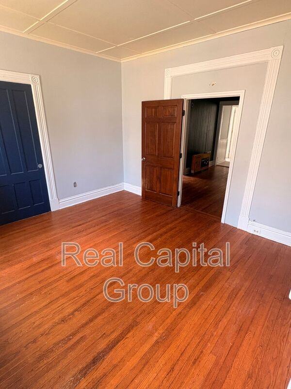 1213 Jacob St #1 - Photo 6 of 16