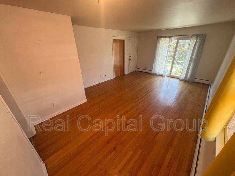 189 S Allen St #2 - Photo 3 of 23