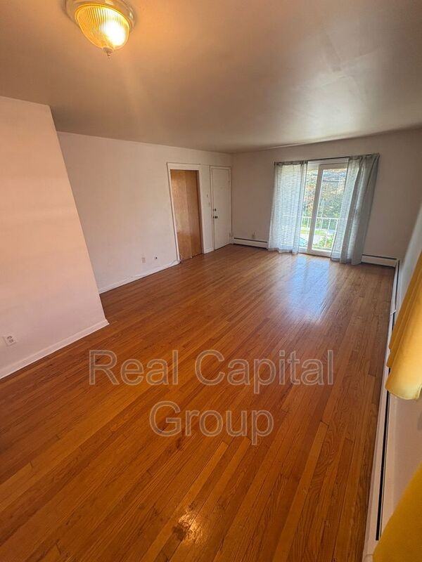 189 S Allen St #2 - Photo 5 of 23