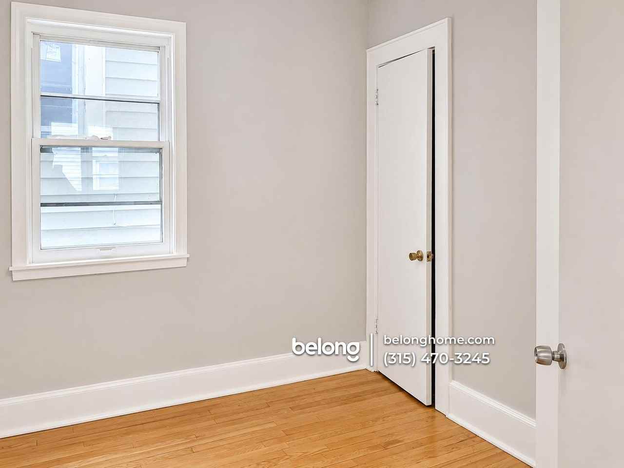 733 E Laurel St #1 - Photo 3 of 10