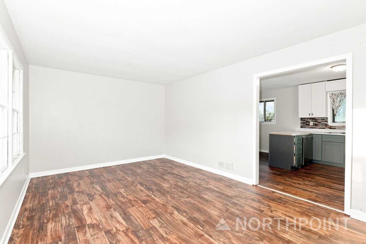 1703 Pheasant Dr - Photo 3 of 15