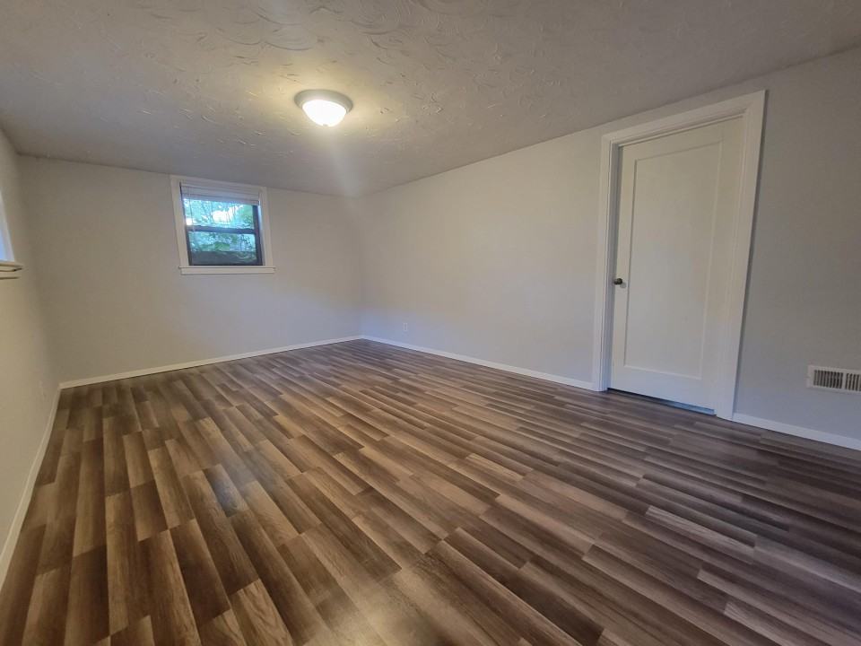 1021 1/2 Princeton Ave - Photo 2 of 5