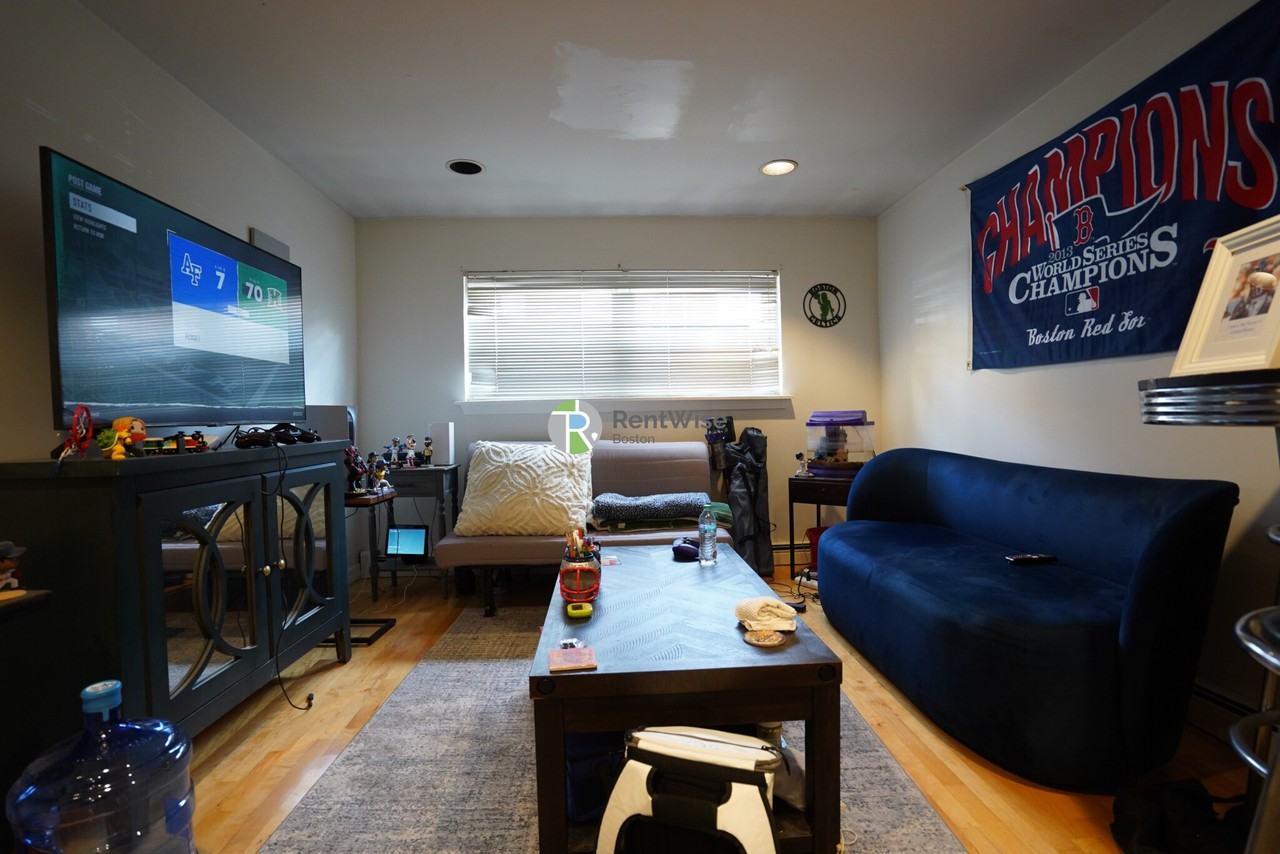 9 Commonwealth Ct #2 - Photo 2 of 20