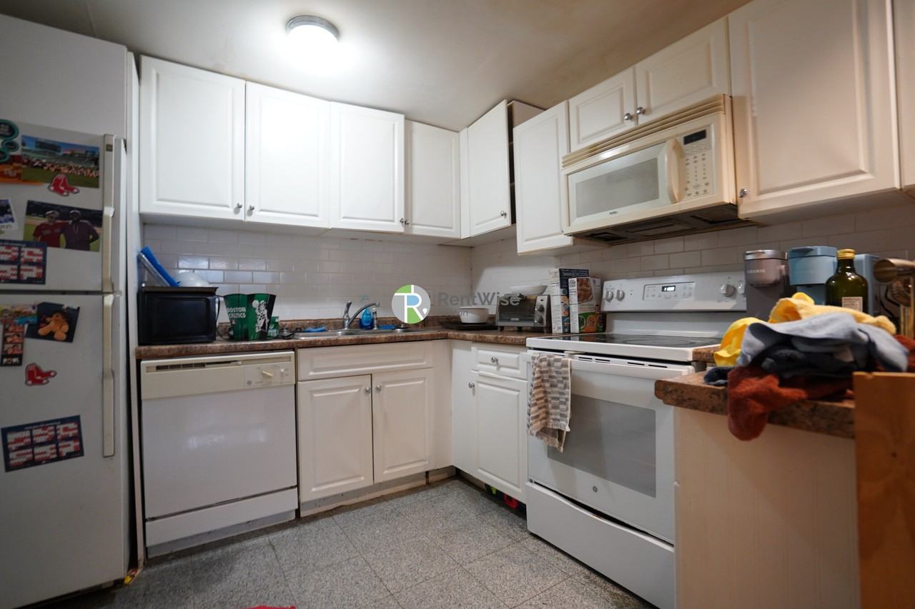 9 Commonwealth Ct #2 - Photo 4 of 20