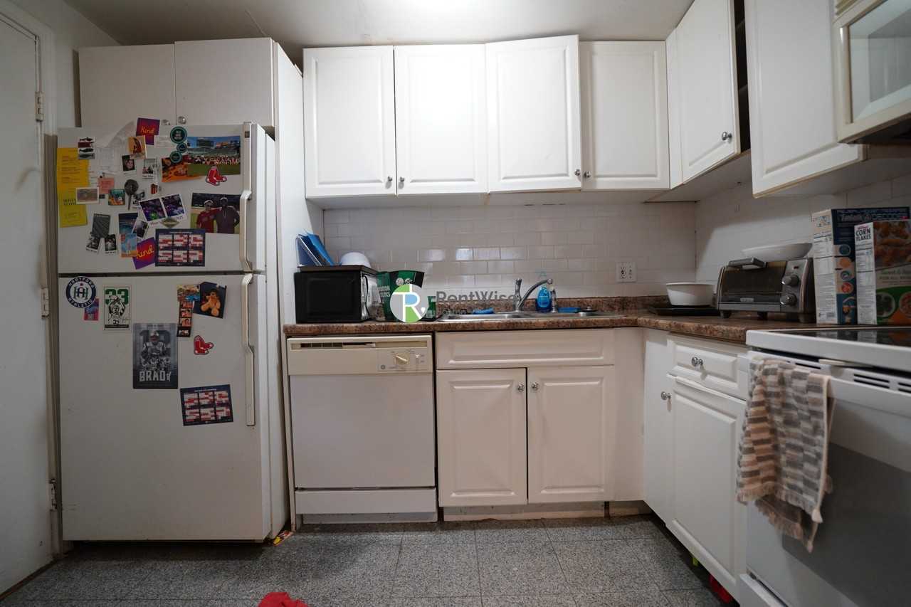 9 Commonwealth Ct #2 - Photo 5 of 20