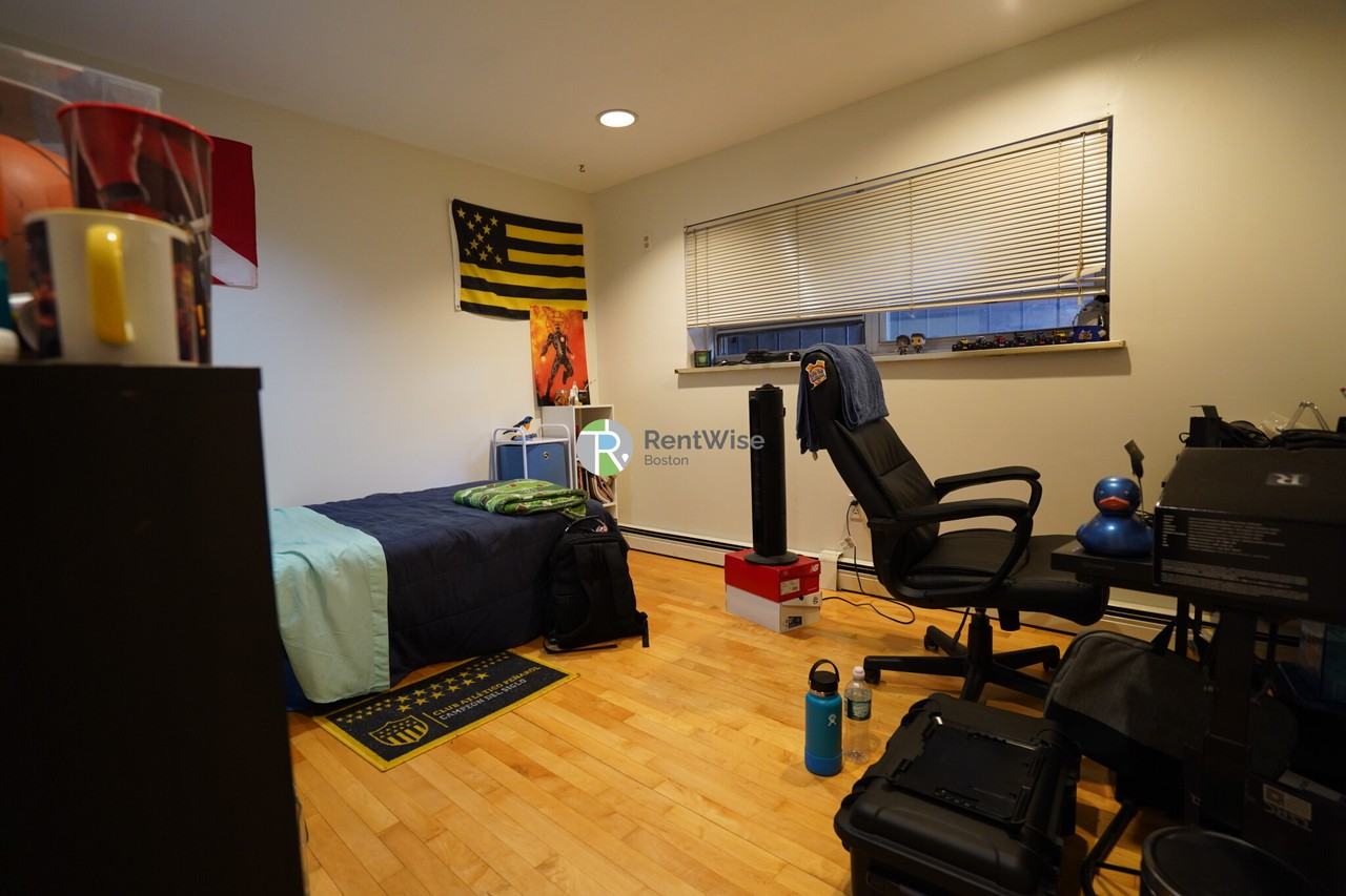 9 Commonwealth Ct #2 - Photo 7 of 20