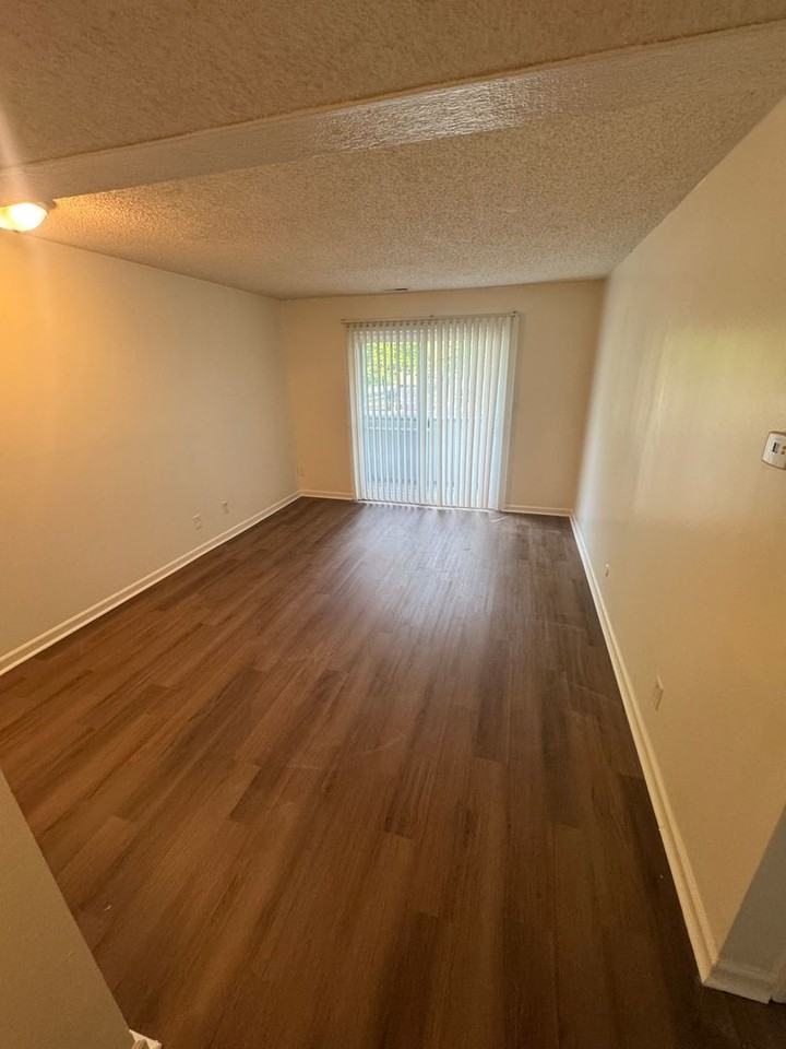 Monterey Apartments - Photo 4 of 8
