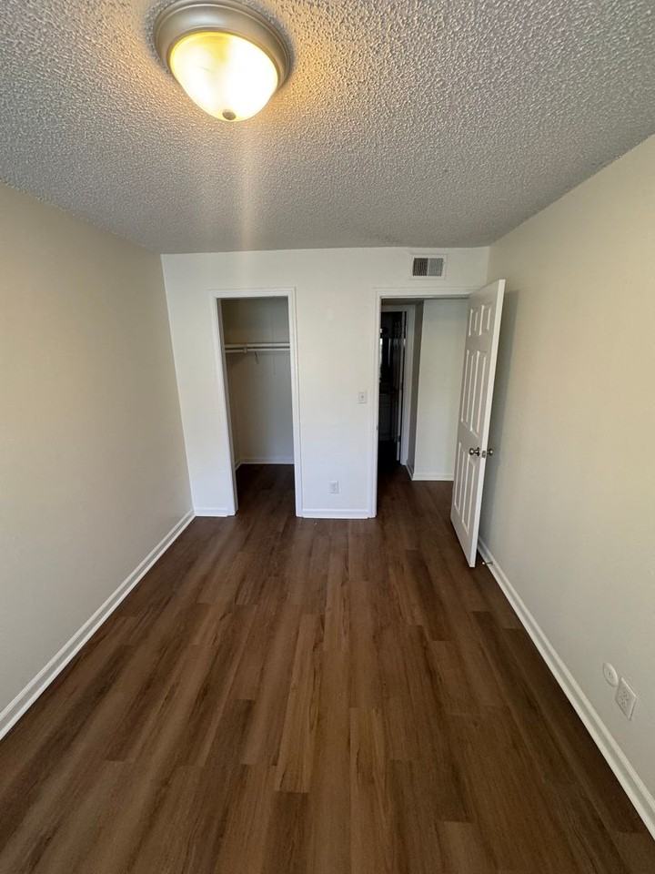 Monterey Apartments - Photo 7 of 8