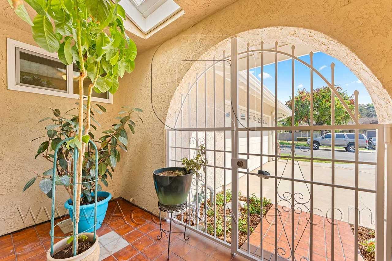 1725 Calle Ciervos - Photo 3 of 36