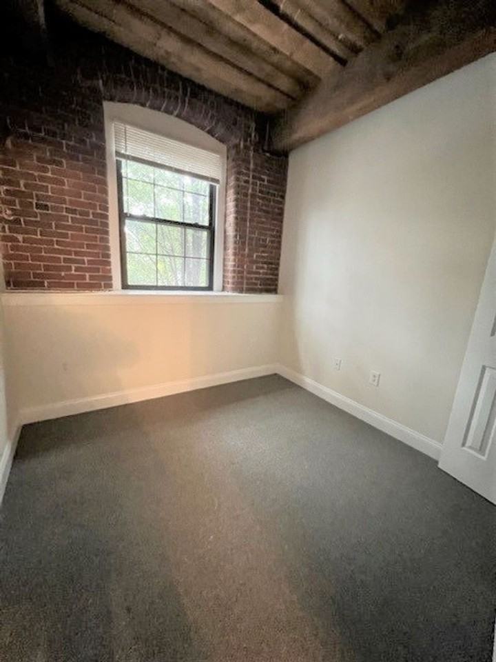 32 Vila LLC - Photo 4 of 5