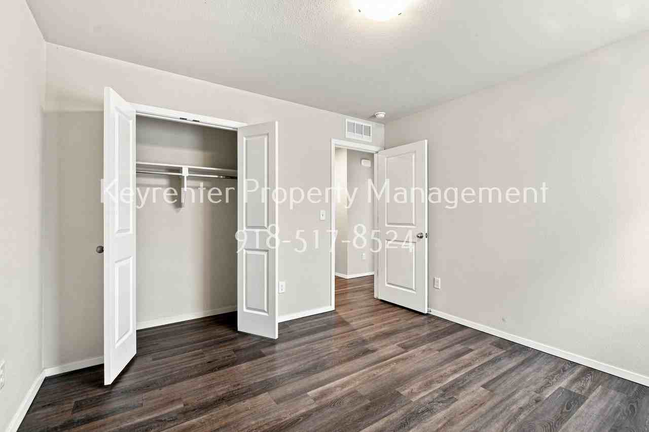 6303 E 123rd St S - Photo 6 of 23