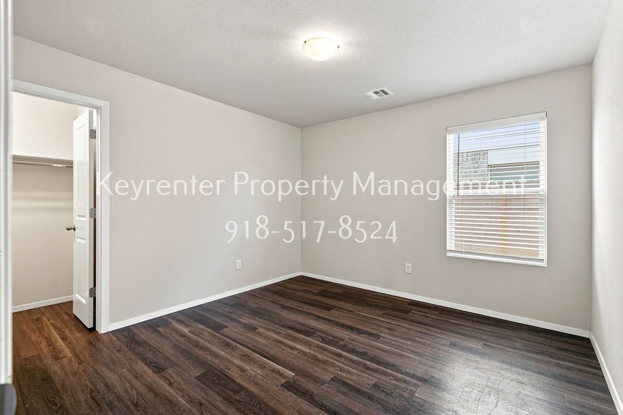 6303 E 123rd St S - Photo 7 of 23
