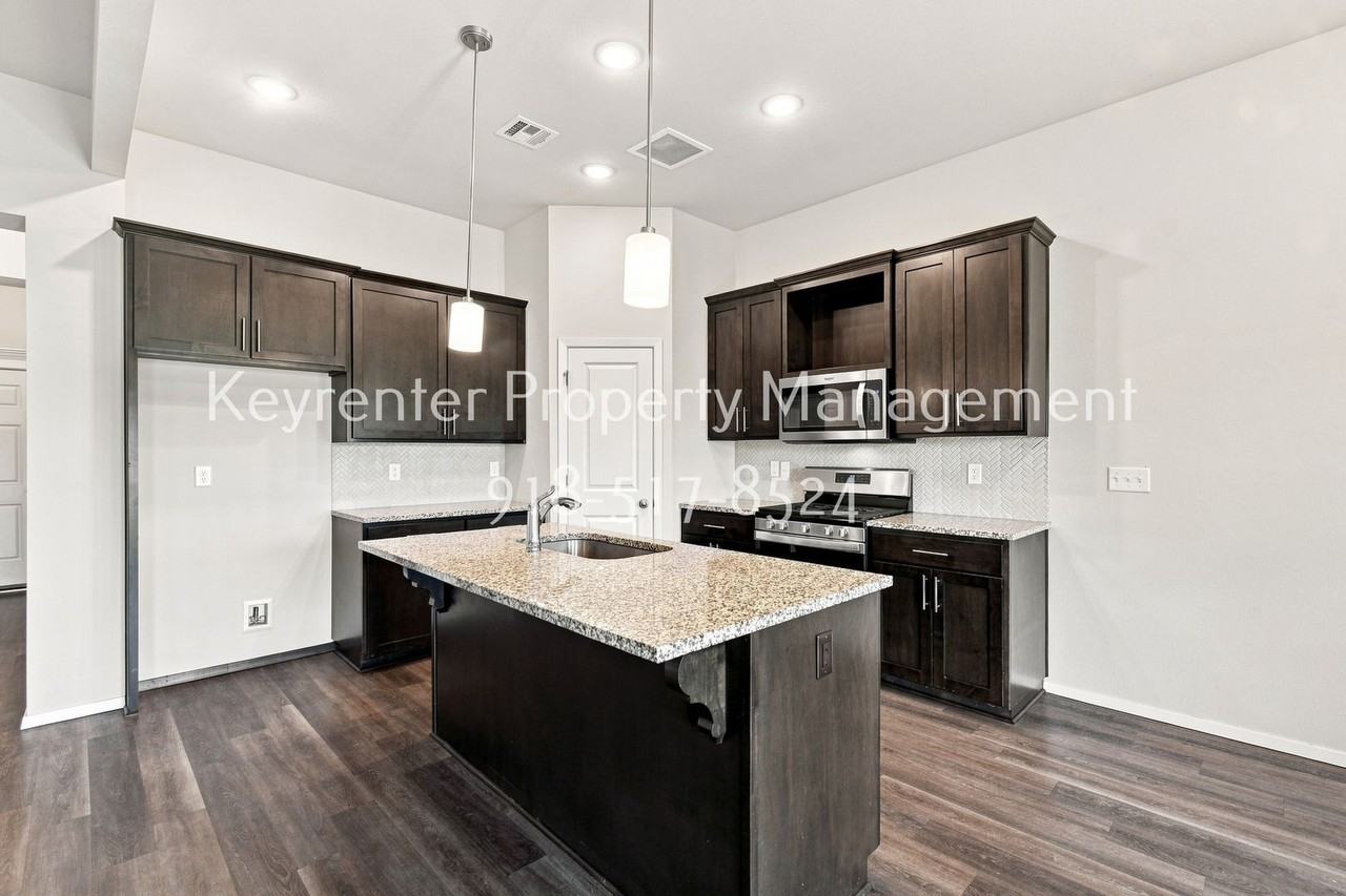 6303 E 123rd St S - Photo 2 of 23