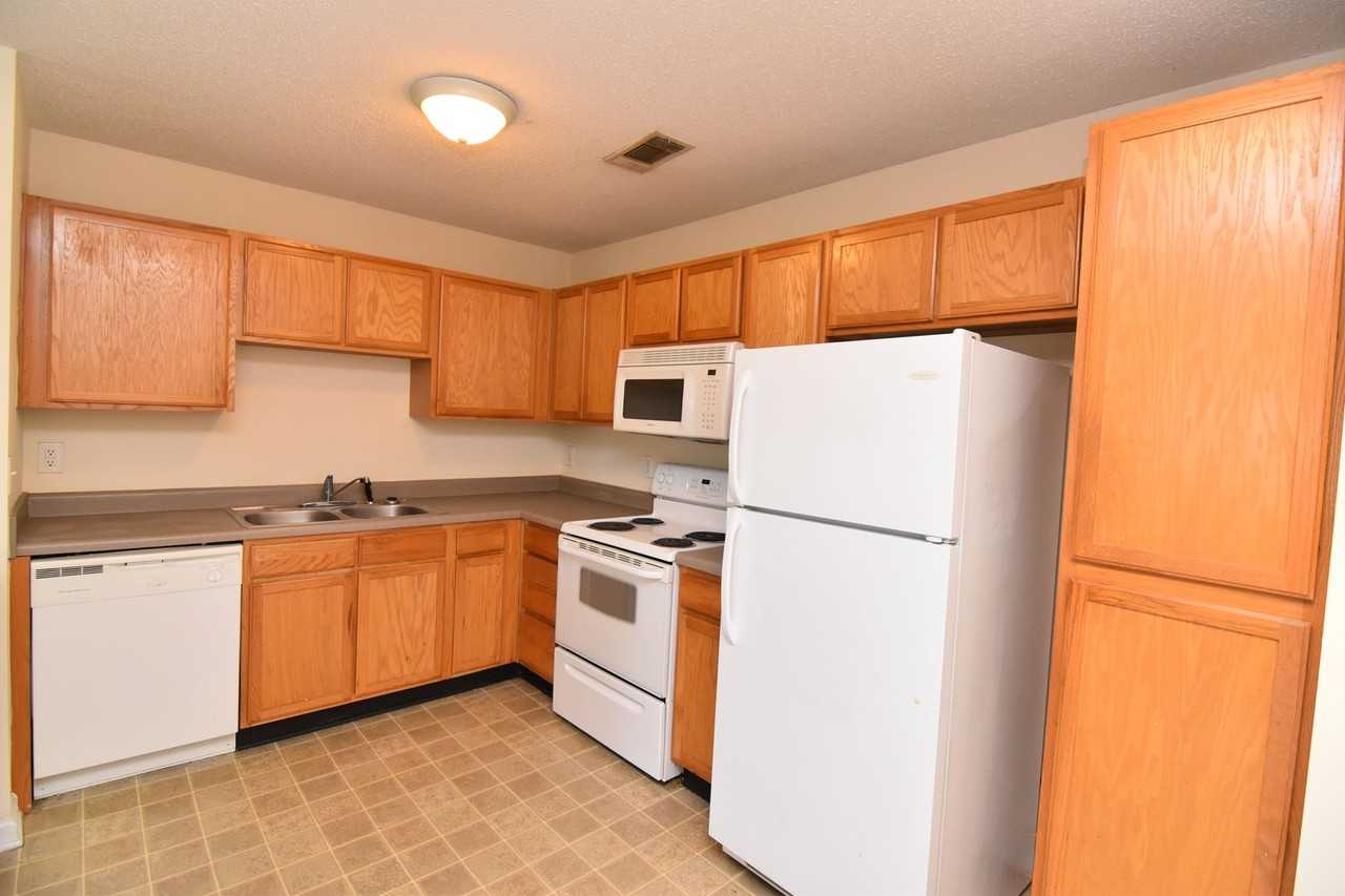 114 N Wheeless Dr - Photo 4 of 21
