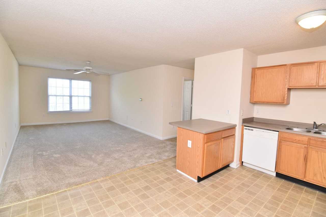 114 N Wheeless Dr - Photo 5 of 21