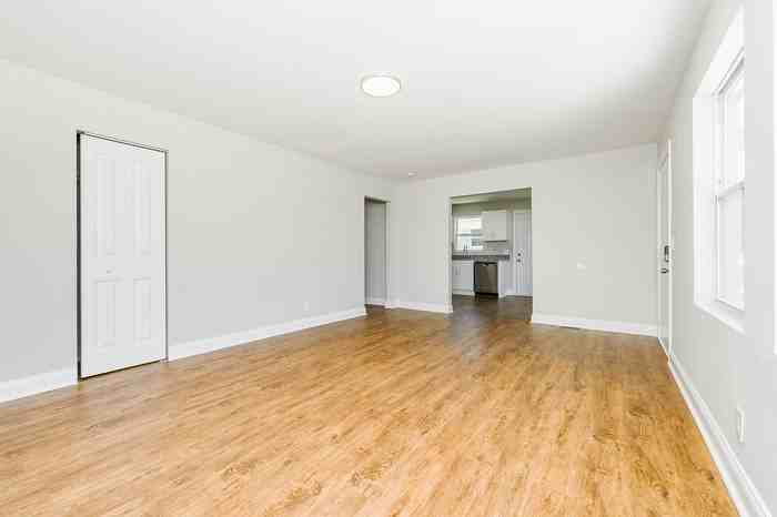 3 Gilbert Ct - Photo 5 of 19