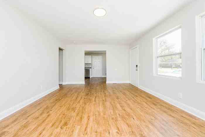 3 Gilbert Ct - Photo 6 of 19