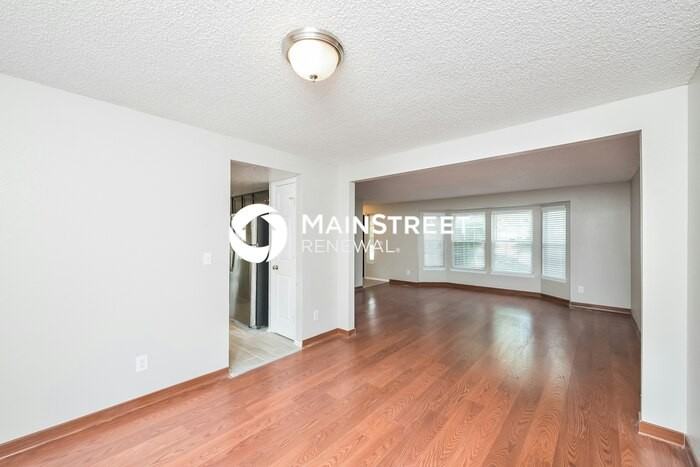 2121 S Zeno St - Photo 3 of 18