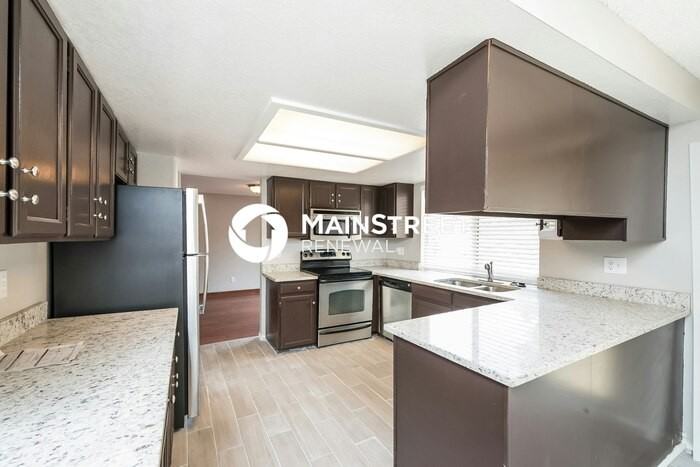 2121 S Zeno St - Photo 5 of 18