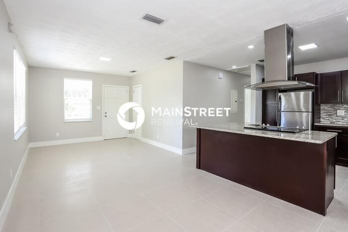 9064 Polk Ave - Photo 6 of 16