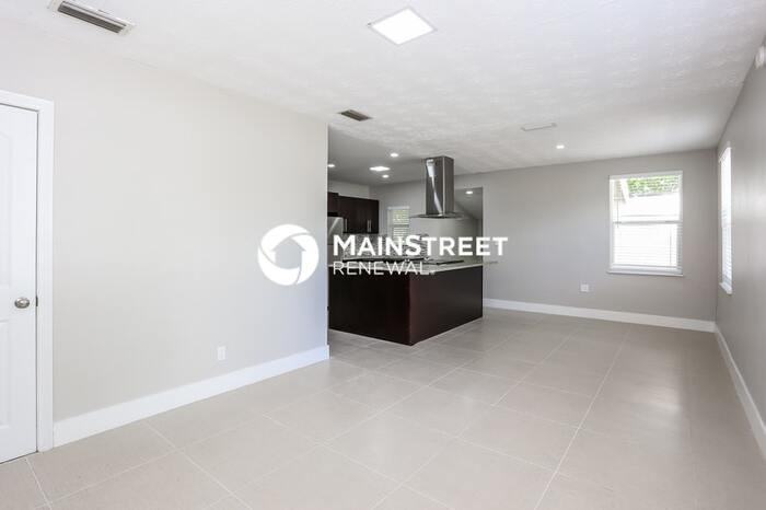 9064 Polk Ave - Photo 7 of 16