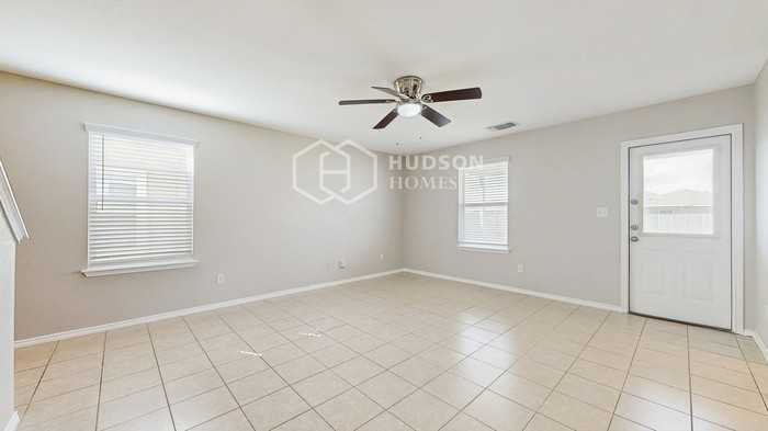12018 Silver Hts - Photo 6 of 35