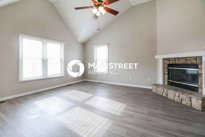 406 W 19th St - Photo 5 of 17