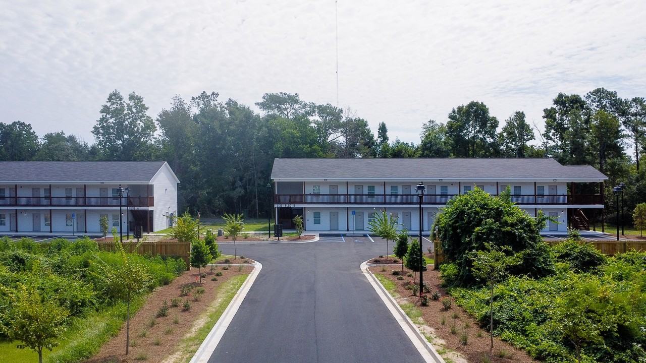 Houston Court 1 Bedroom 1 Bath Apartments In Valdosta - Photo 2 of 13