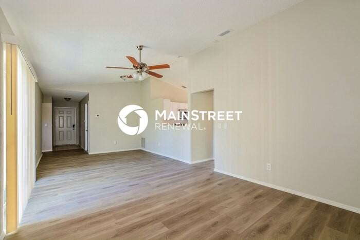 7608 Lakeside Woods Dr - Photo 3 of 16