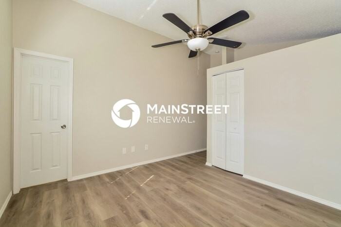 7608 Lakeside Woods Dr - Photo 6 of 16