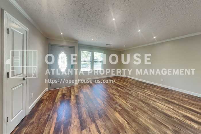 3424 Hogan Dr Nw - Photo 4 of 21