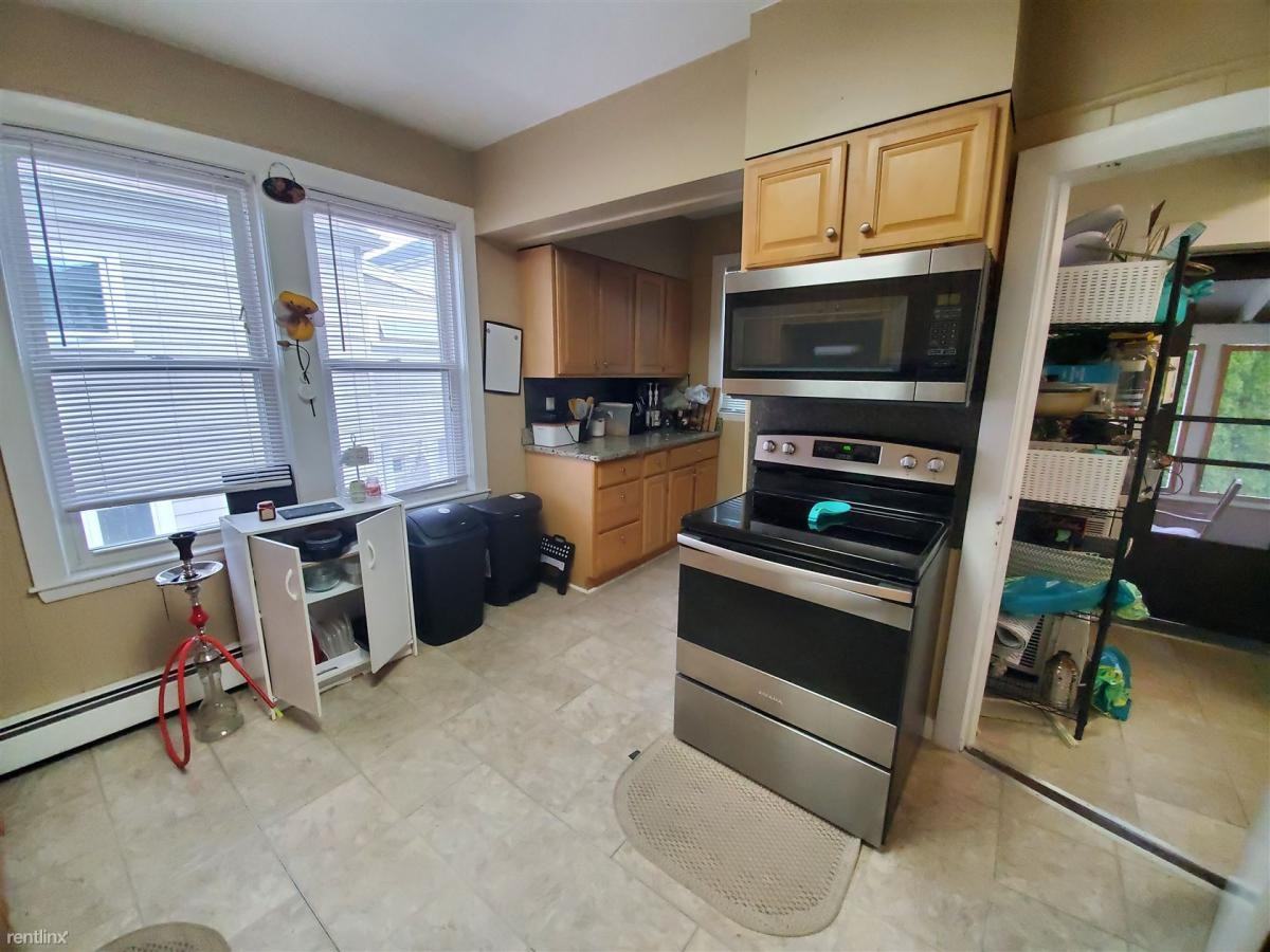 W Adams St #2 - Photo 6 of 15