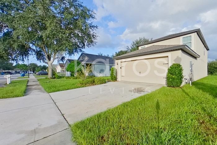 8513 Indian Laurel Ln - Photo 2 of 33