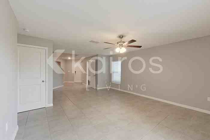 8513 Indian Laurel Ln - Photo 6 of 33