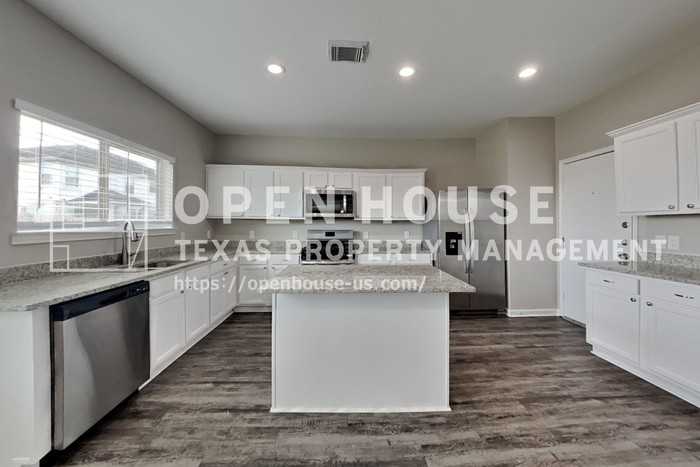 2902 Crestbrook Bend Ln - Photo 6 of 23