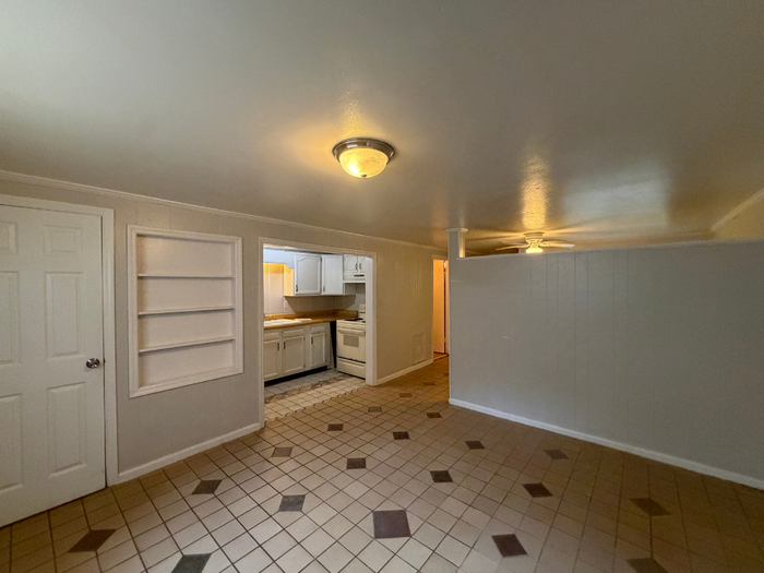 1411 Highland Ave Se #D - Photo 6 of 11