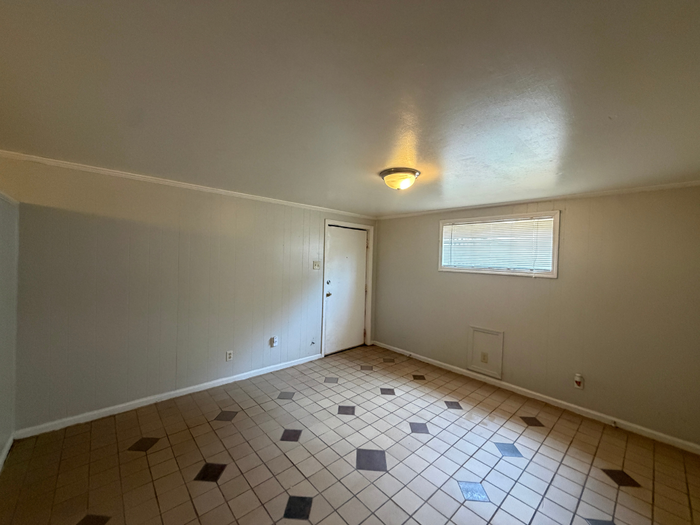 1411 Highland Ave Se #D - Photo 7 of 11