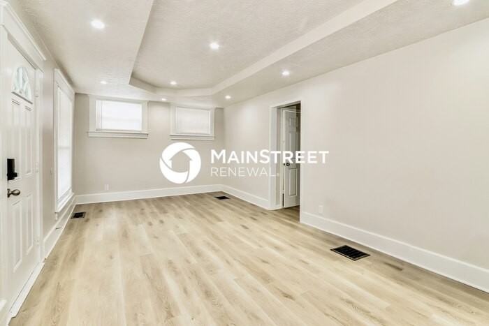 124 N 43rd St - Photo 5 of 18