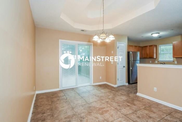 746 Peteywood Dr - Photo 5 of 18